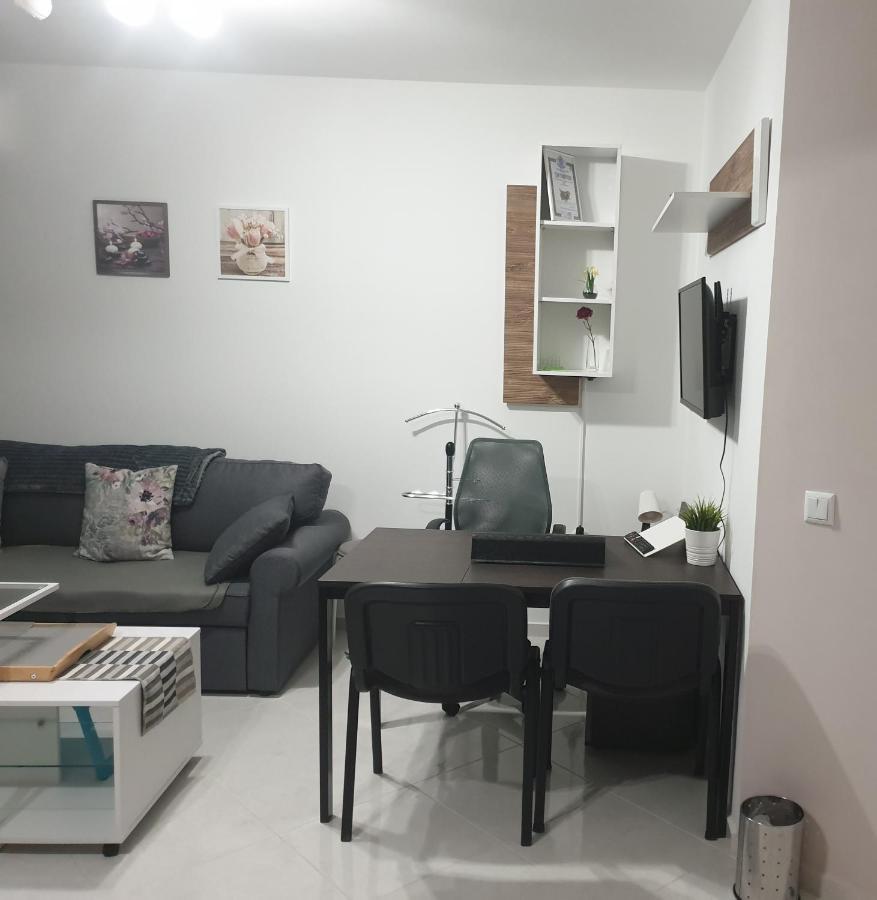 New The Twins Varna Two-Bedroom, Apt 5 At 15 Tsani Ginchev Street, Floor 3 Exterior photo