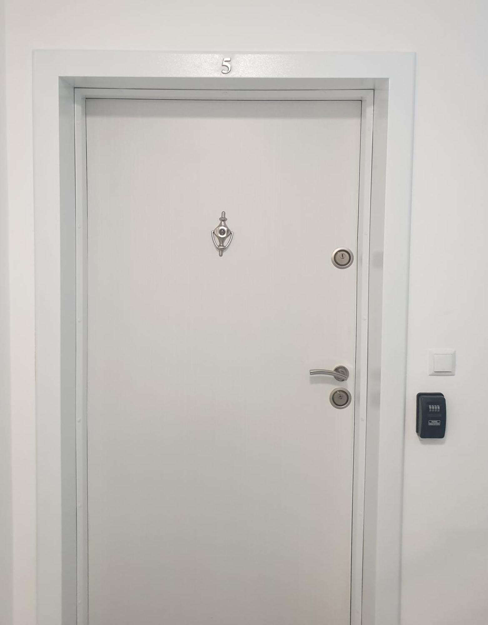New The Twins Varna Two-Bedroom, Apt 5 At 15 Tsani Ginchev Street, Floor 3 Exterior photo